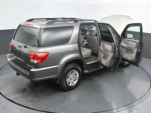 Used 2005 Toyota Sequoia SR5 image 45