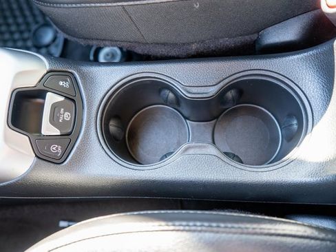 Used 2018 Jeep Compass Latitude w/ Cold Weather Group image 34