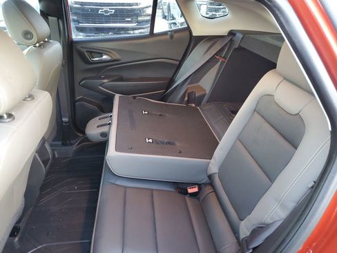 Used 2024 Chevrolet Trax ACTIV w/ Sunroof Package image 35