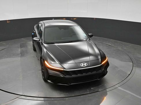New 2026 Hyundai Elantra SEL Sport FWD image 28