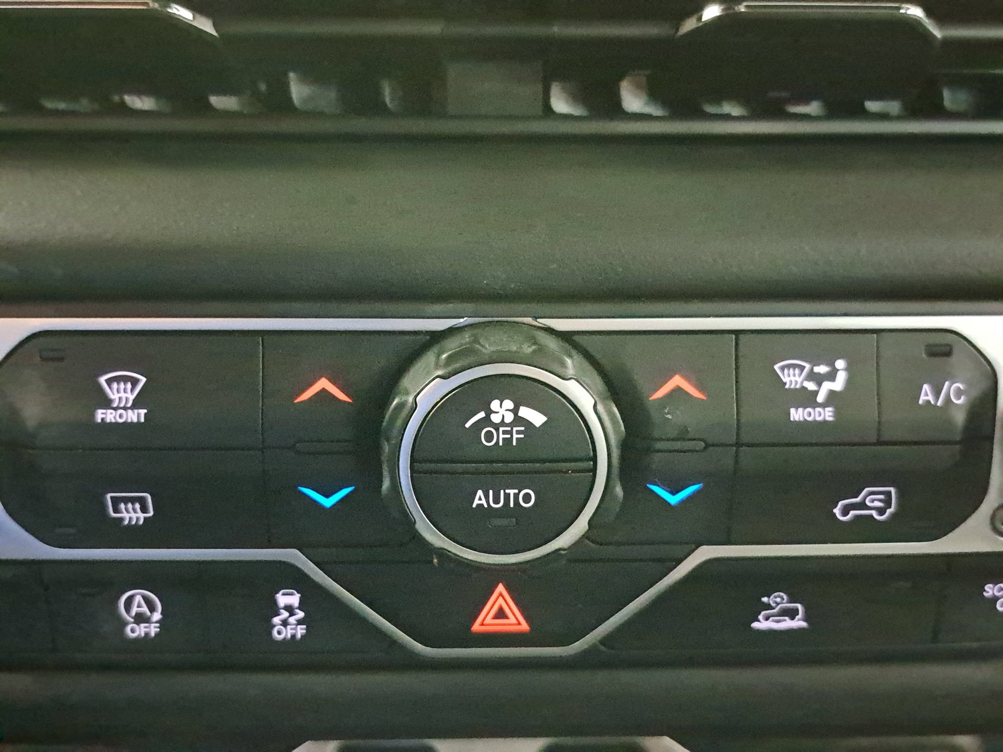 Certified 2024 Jeep Wrangler Unlimited Rubicon w/ Technology Group AWD/4WD image 22
