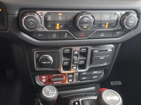 New 2026 Jeep Wrangler Unlimited Rubicon AWD/4WD image 25
