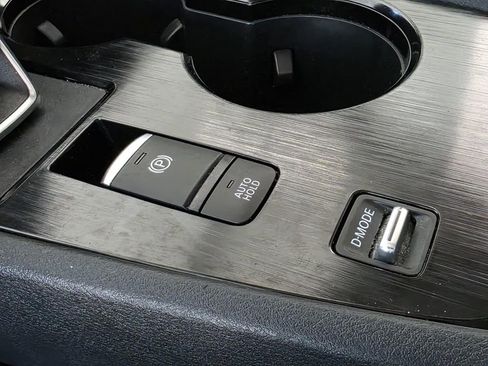 Used 2024 Nissan Rogue SV FWD image 23