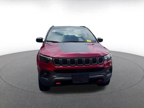 Used 2025 Jeep Compass Trailhawk AWD/4WD image 4