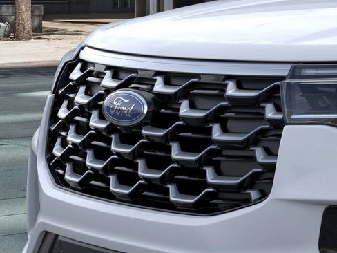 New 2026 Ford Explorer Platinum w/ LUX Leather Package image 17