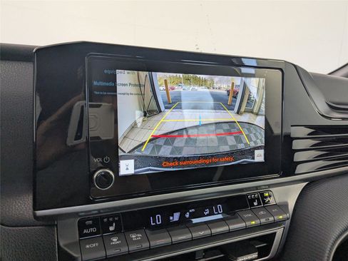 Certified 2025 Toyota Camry SE w/ Convenience Package image 16