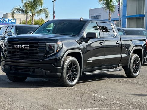 Used 2023 GMC Sierra 1500 Elevation w/ LPO, Elevation Black Package image 8