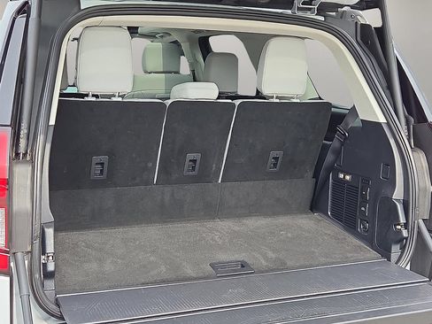 Certified 2025 Ford Expedition Platinum w/ Driver's Package AWD/4WD image 8