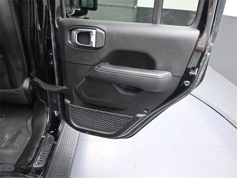 Used 2023 Jeep Wrangler Unlimited Sahara w/ Cold Weather Group image 13