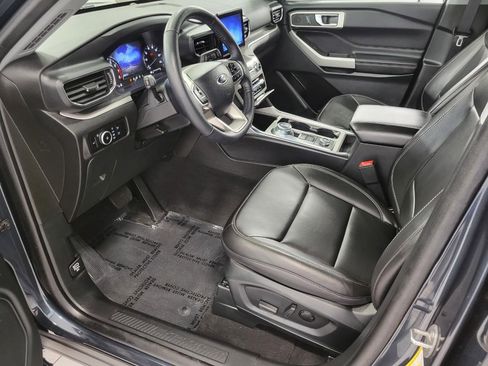 Used 2024 Ford Explorer XLT w/ Equipment Group 202A AWD/4WD image 9