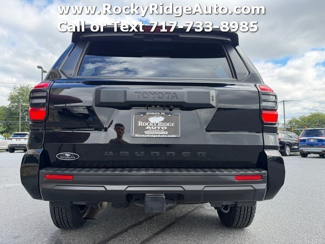 Used 2025 Toyota 4Runner SR5 AWD/4WD image 8
