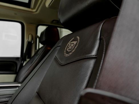 Used 2013 Cadillac Escalade Platinum image 33