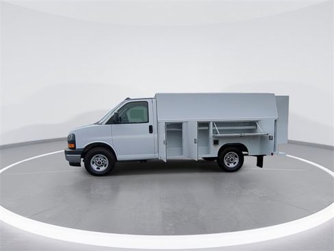 New 2025 GMC Savana 3500 w/ Power Convenience Package image 5
