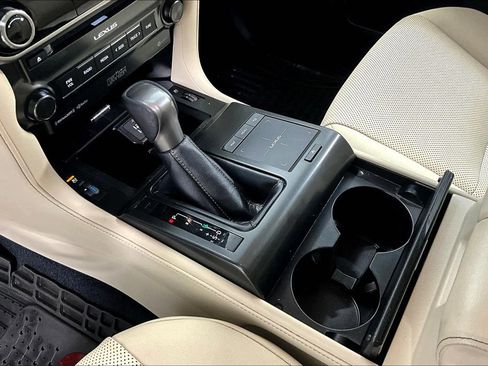 Used 2023 Lexus GX 460 Premium w/ Accessory Package image 17