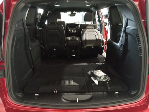 New 2026 Chrysler Pacifica Select image 8