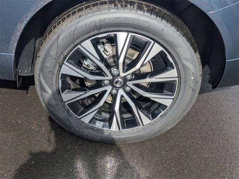 New 2025 Volvo XC60 B5 Core w/ Protection Package Premier image 16