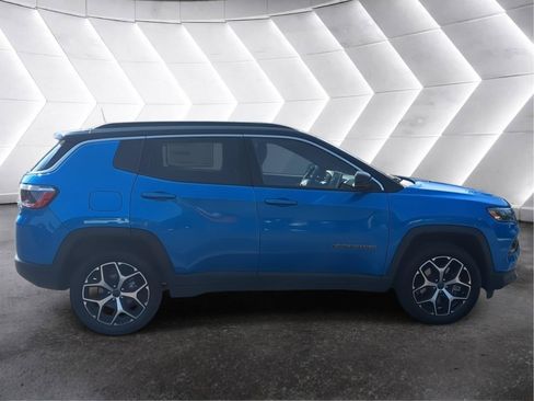 Used 2026 Jeep Compass Limited w/ Sun, Sound & Navigation Group AWD/4WD image 7