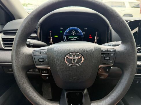Used 2025 Toyota Camry LE w/ Convenience Package FWD image 28