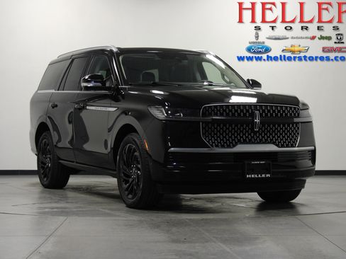 Used 2025 Lincoln Navigator Reserve AWD/4WD image 1