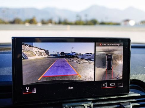 Used 2021 Audi Q5 e Premium Plus w/ Premium Plus Package image 25