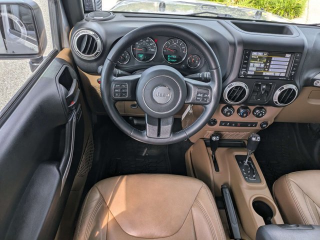 Used 2017 Jeep Wrangler Unlimited Sahara w/ Connectivity Group AWD/4WD image 15