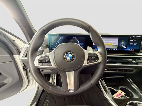 Used 2024 BMW X7 xDrive40i w/ Executive Package AWD/4WD image 11