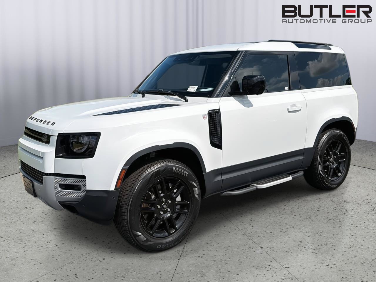 Used 2023 Land Rover Defender 90 SE AWD/4WD image 2