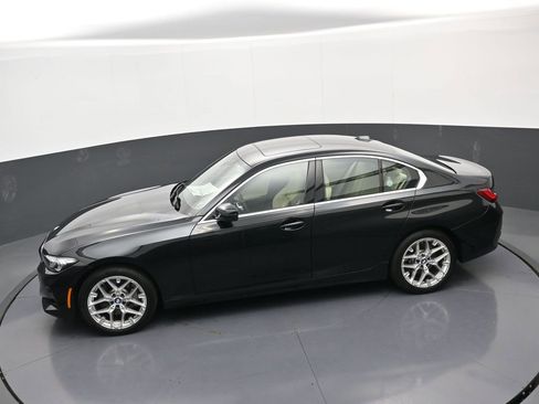 New 2025 BMW 330i xDrive Sedan w/ Premium Package AWD/4WD image 32