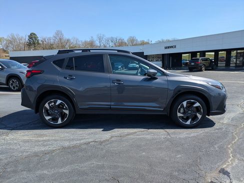 Used 2025 Subaru Crosstrek 2.5i Limited w/ Crosstrek Mirror Package image 4