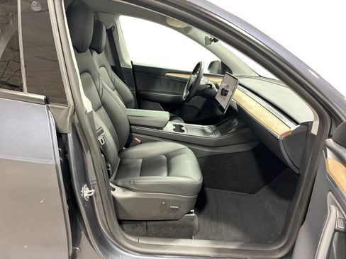 Certified 2023 Tesla Model Y Long Range AWD/4WD image 13