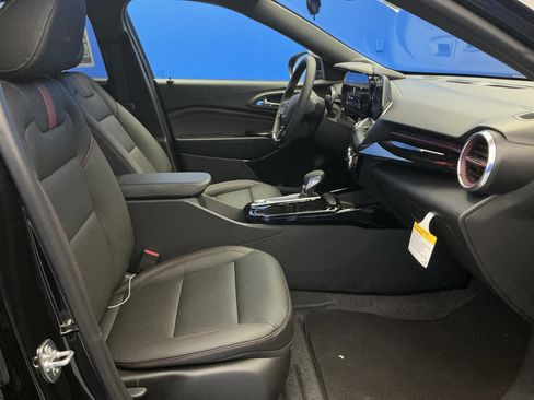 Used 2026 Chevrolet Trax RS w/ Sunroof Package image 24