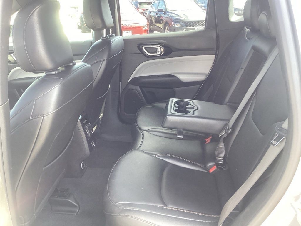 Used 2024 Jeep Compass Limited AWD/4WD image 12