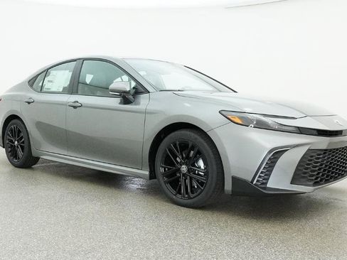 New 2026 Toyota Camry SE FWD image 32
