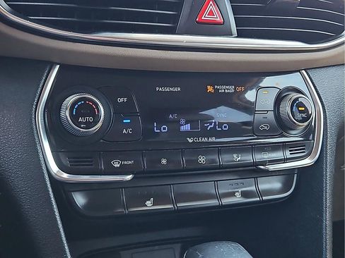 Used 2019 Hyundai Santa Fe SEL AWD/4WD image 15