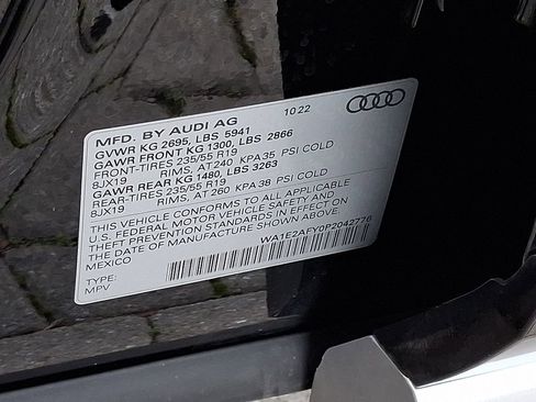 Used 2023 Audi Q5 e Premium Plus w/ Premium Plus Package image 31