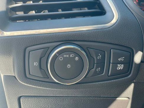 Used 2022 Ford Edge Titanium image 13