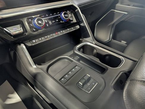 Used 2025 GMC Sierra 3500 Denali AWD/4WD image 26