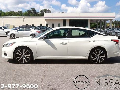 Used 2019 Nissan Altima 2.5 SR FWD image 4