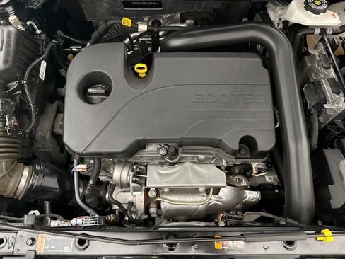 Used 2023 Chevrolet Equinox LT FWD image 24