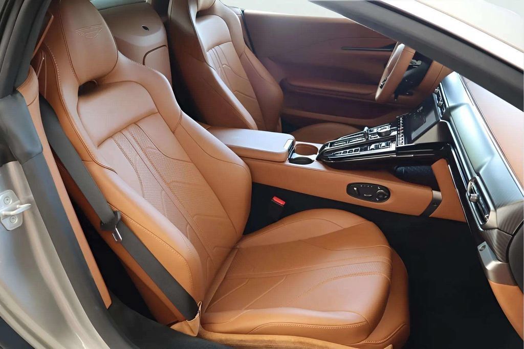 Used 2026 Aston Martin V8 Vantage Convertible RWD image 19