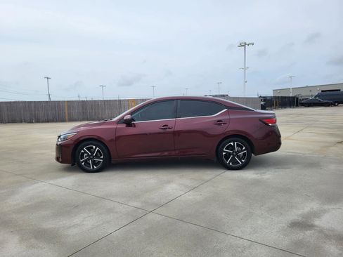 Used 2024 Nissan Sentra SV image 2