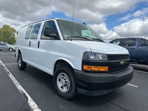 Used 2020 Chevrolet Express 2500 w/ Driver Convenience Package RWD image 4