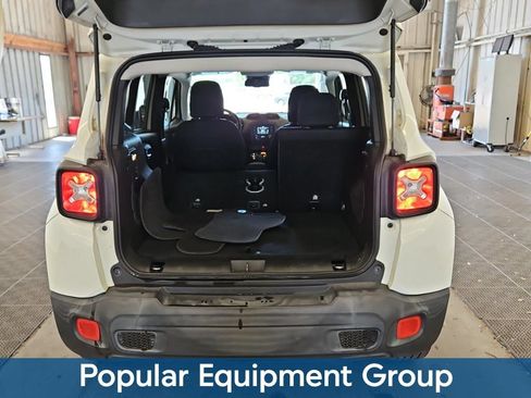 Used 2017 Jeep Renegade Latitude w/ Popular Equipment Group AWD/4WD image 3