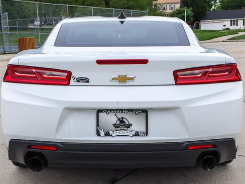 Used 2018 Chevrolet Camaro LT RWD image 14