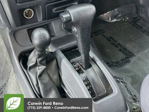 Used 2001 Nissan Frontier XE AWD/4WD image 15