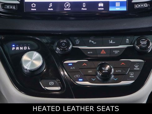 Used 2023 Chrysler Pacifica Touring-L FWD image 20