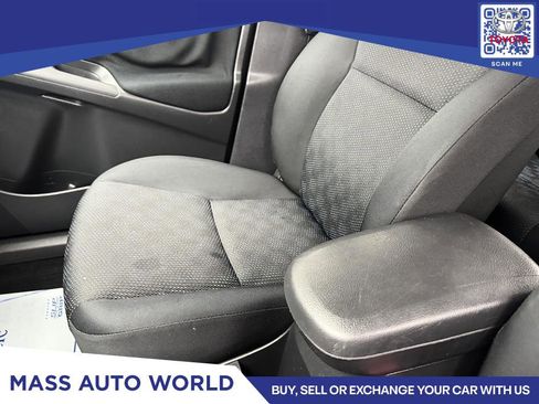 Used 2009 Toyota Matrix FWD image 9