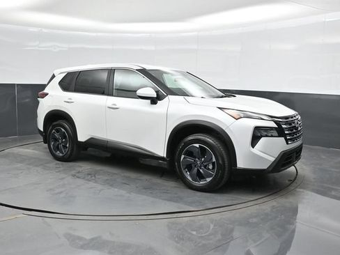 Used 2026 Nissan Rogue SV FWD image 6