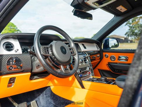 Used 2023 Rolls-Royce Cullinan Black Badge w/ Leather Finishing Pack image 23