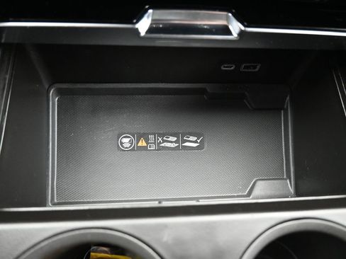 Used 2025 GMC Yukon XL Denali image 18